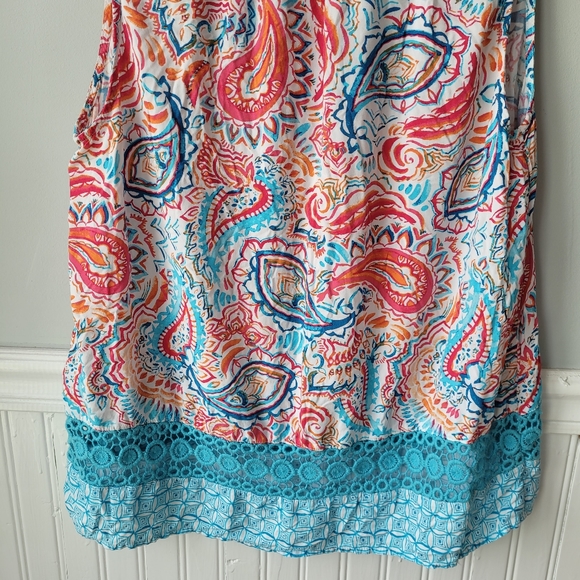 Crown & Ivy Sleeveless V-neck Paisley Floral Pattern Tunic Blouse Size Petite LG - Picture 8 of 12